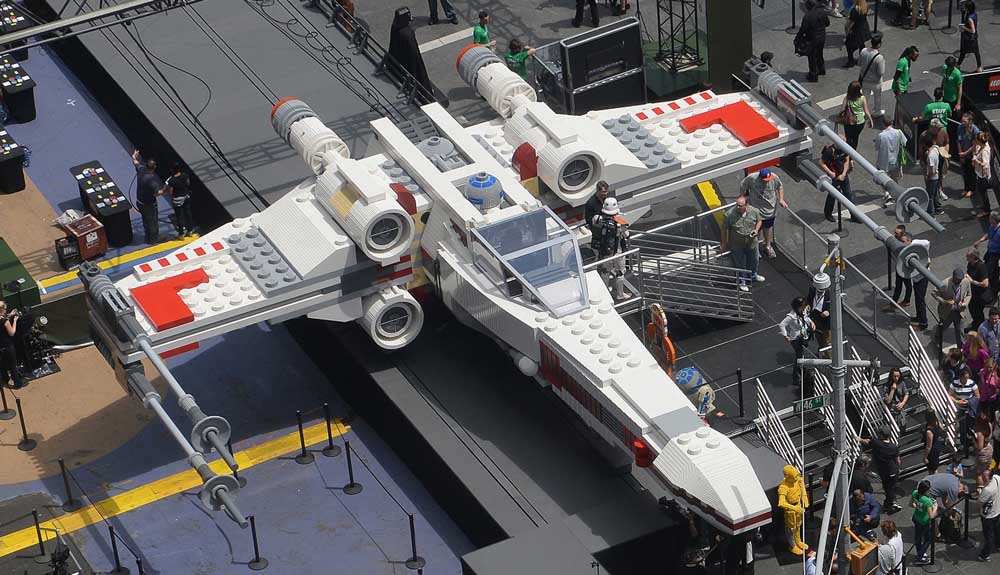 Pesawat Star Wars X-Wing Hadir di Paris Air Show