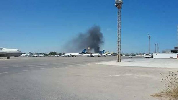Dihujani Rudal, Bandara Mitiga Libya Kacau