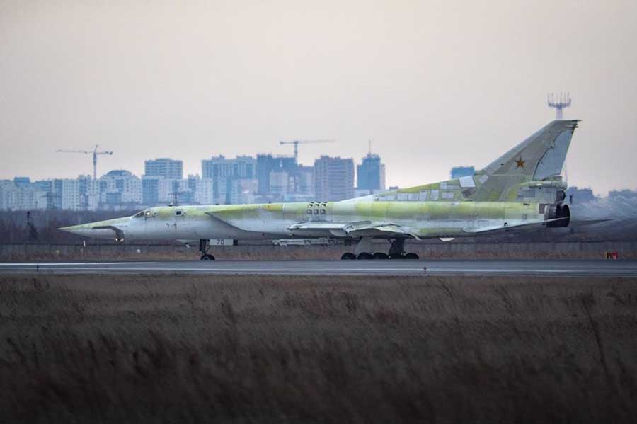 Rusia Bangunkan Sebuah Bomber Tu-22M3 dari Istirahat Panjang