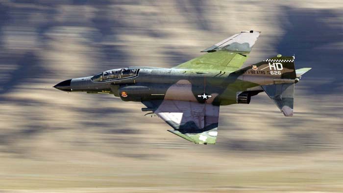 F-4, Hantu Yang Semakin Memudar