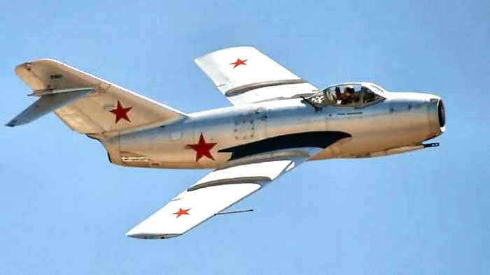 Misi Sulit MiG-15 Soviet Memburu Bomber Amerika di Langit Korea