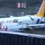 Boeing 737-800 Pecah Berkeping-Keping Saat Tergelincir di  Bandara Sabiha Gokcen Turki