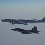 Raptor dan Hornet Bahu Membahu Cegat Pesawat Rusia