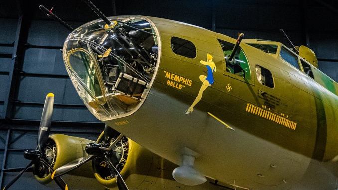 Tahukah Anda Kenapa Bomber B-17 Memphis Belle Menjadi Begitu Terkenal dan Legendaris