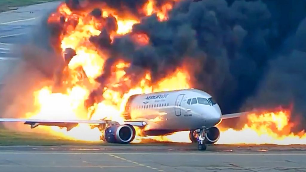 Rekaman Mengerikan Saat Superjet 100 Terbakar