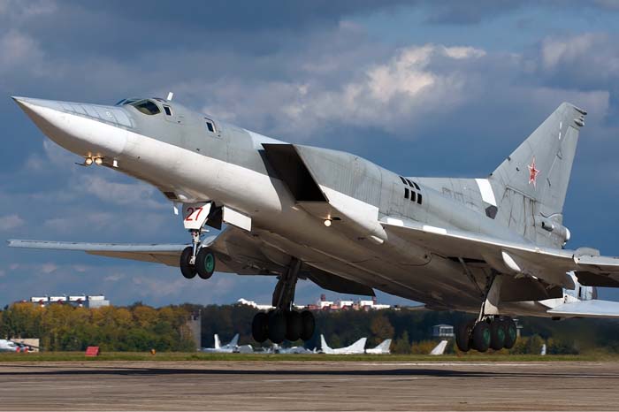 Skenario Bunuh Diri Bomber Tu-22M Backfire